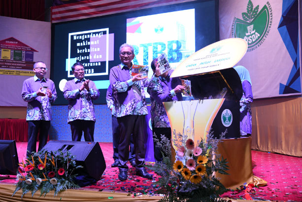 PELANCARAN BUKU K